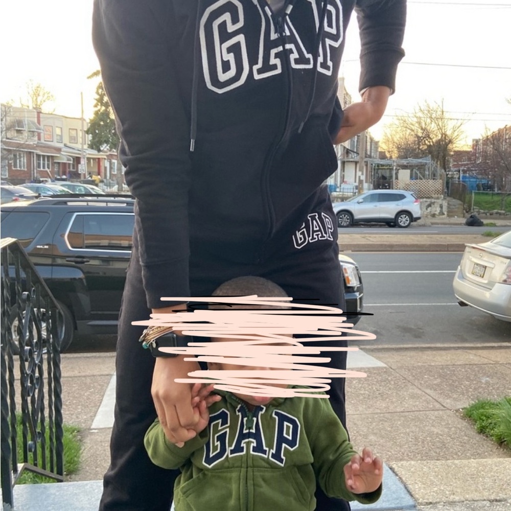 Gap tracksuit